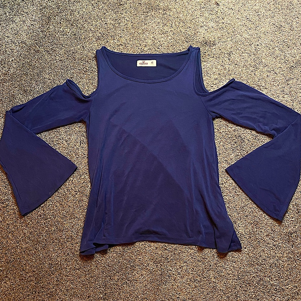 Hollister navy blue top